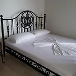 Ξενοδοχείο Sarajet E Pashait 2 4*