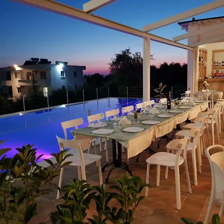 Sarajet E Pashait 2 מלון 4*