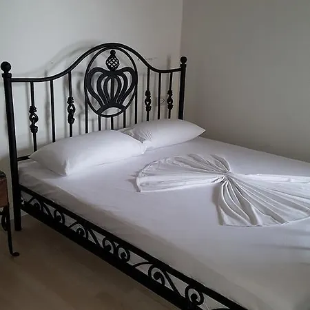 Hotel Sarajet E Pashait 2 4*