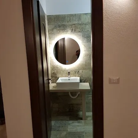 Hotel Sarajet E Pashait 2 4*