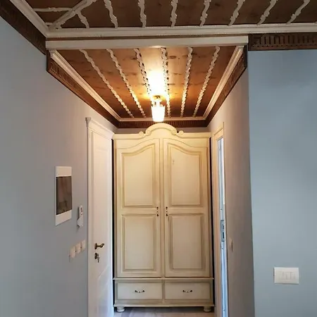 ホテル Sarajet E Pashait 2