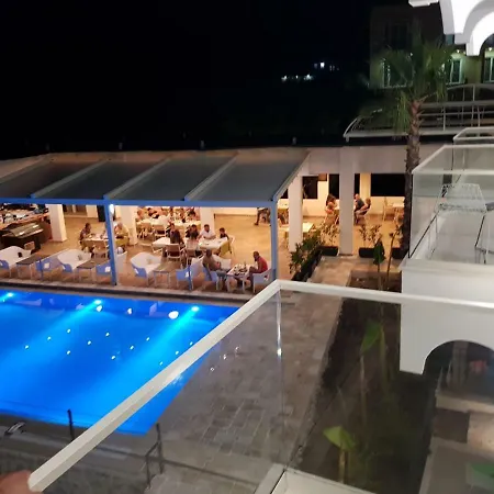 Hotel Sarajet E Pashait 2 4*